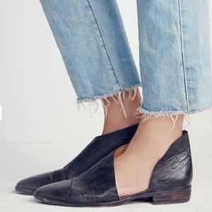 Free People Royale Flat Black Leather Pointy Toe Flats Size 37.5/ 7.5 M
